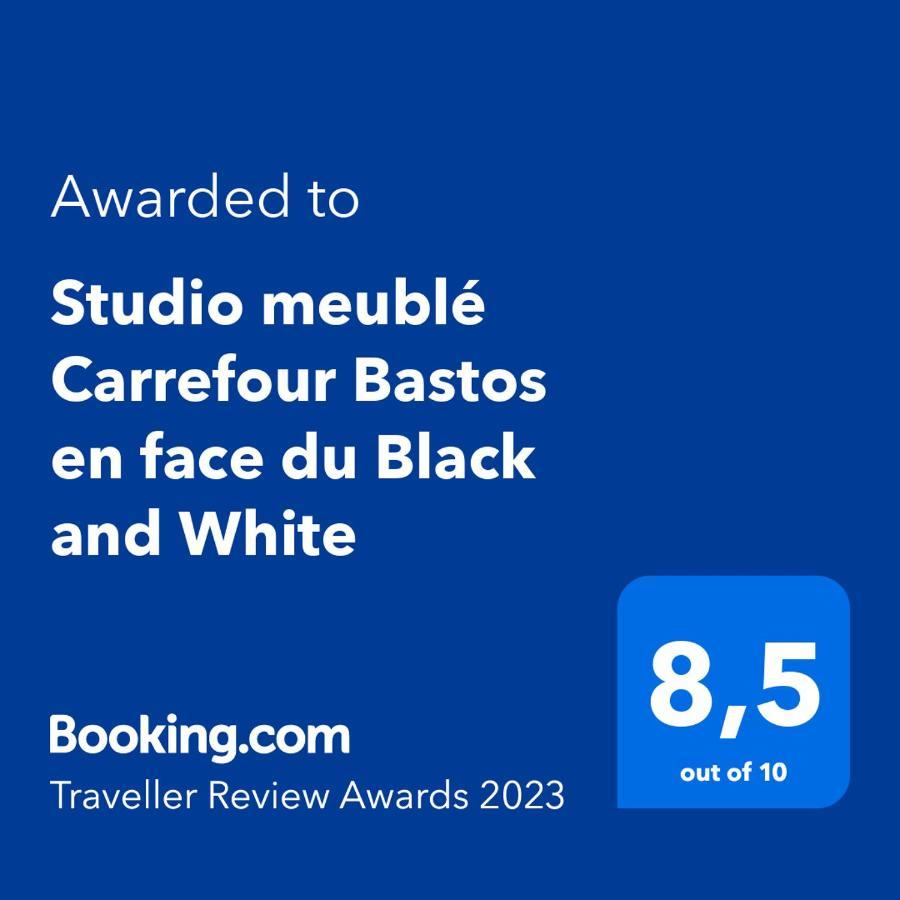 Studio Meuble Carrefour Bastos En Face Du Black And White ياوندي المظهر الخارجي الصورة